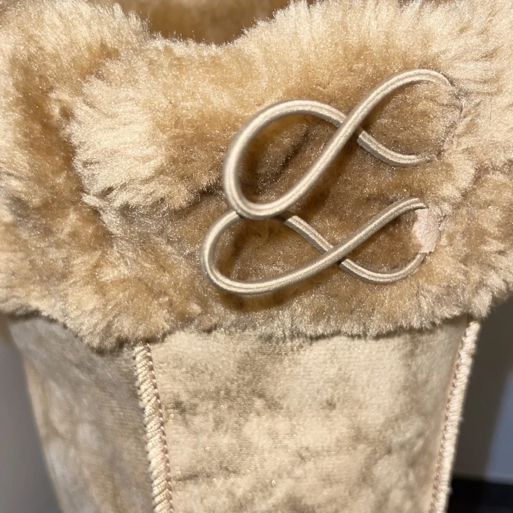 Sketchers | Tall Nude Boot with Faux Firm Trim